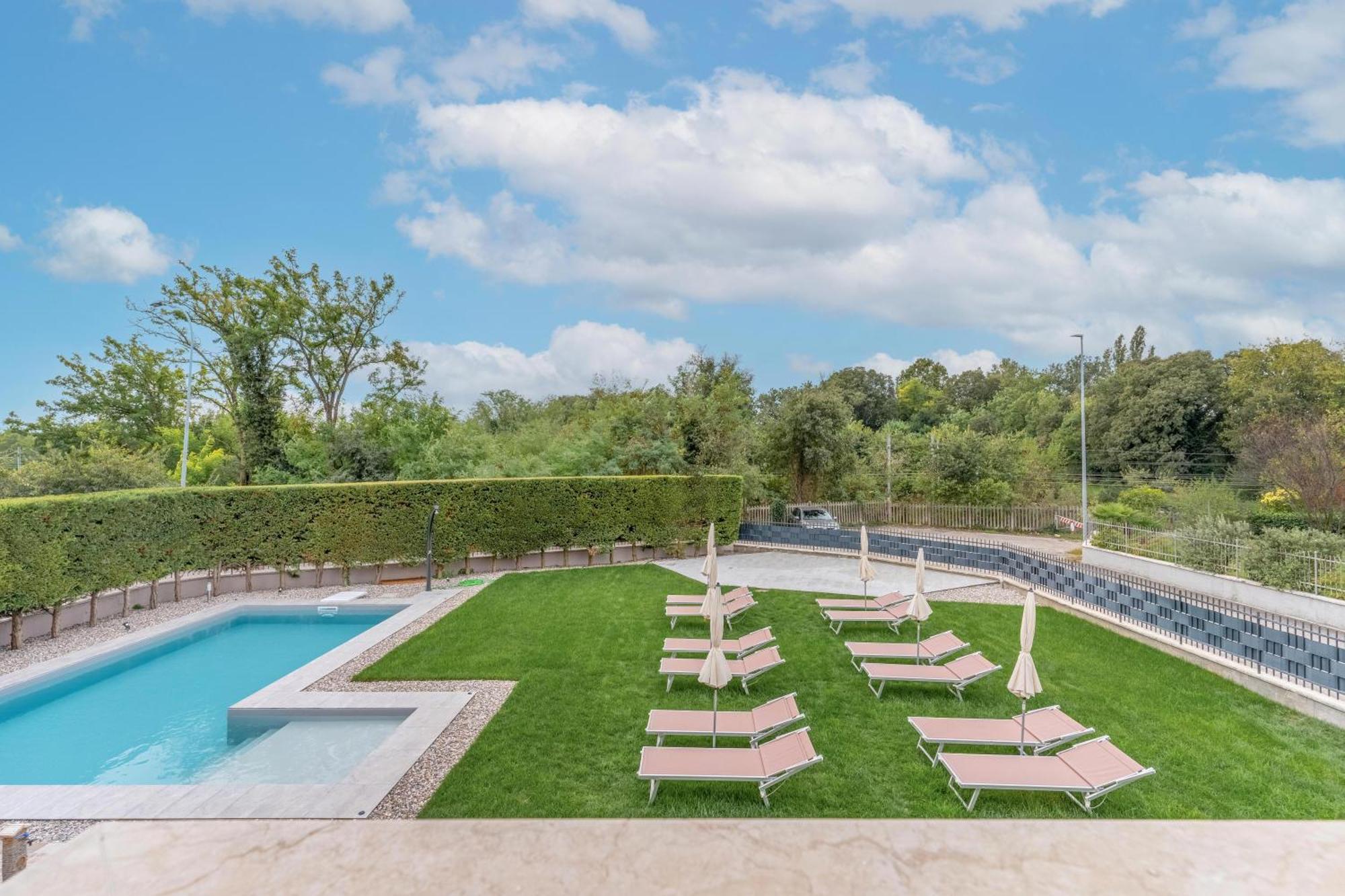-Free Pool And Parking- Garda House Apartments Castelnuovo del Garda Exterior foto