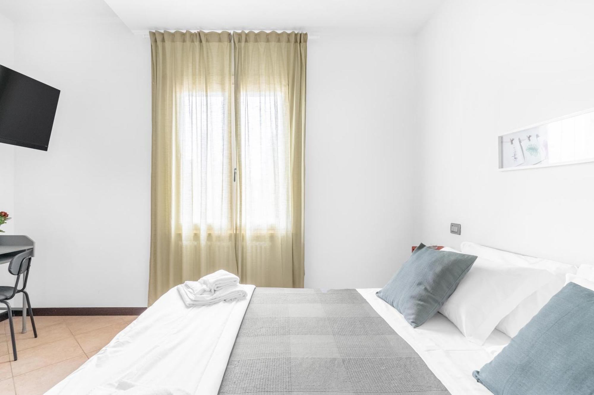 -Free Pool And Parking- Garda House Apartments Castelnuovo del Garda Exterior foto