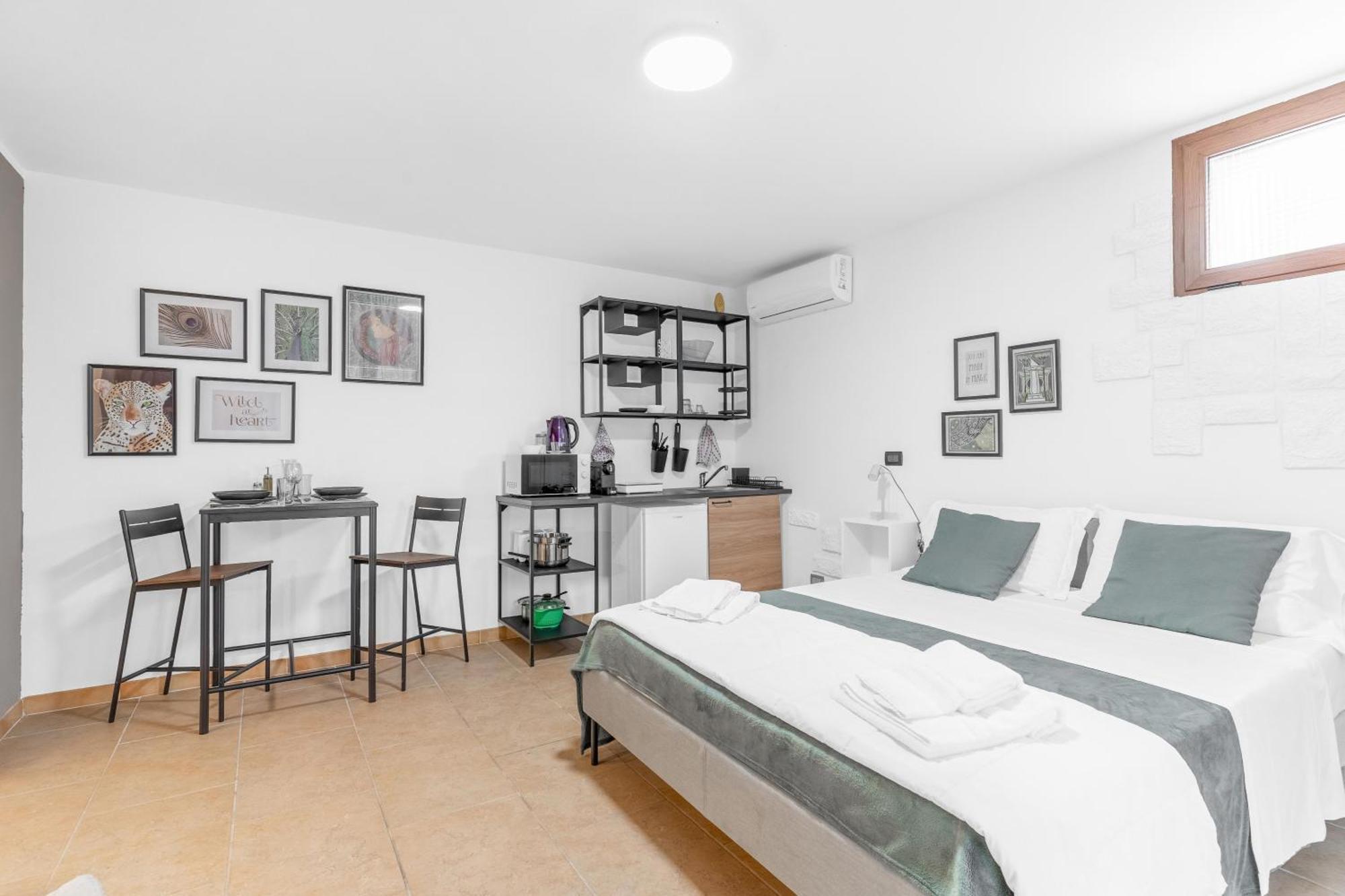-Free Pool And Parking- Garda House Apartments Castelnuovo del Garda Exterior foto